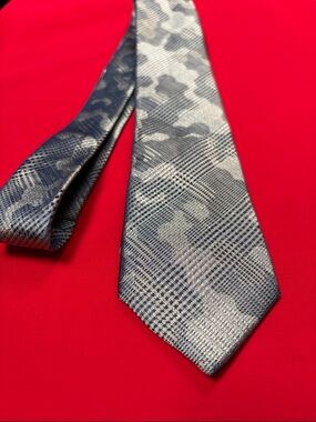 Michael Kors silk tie!